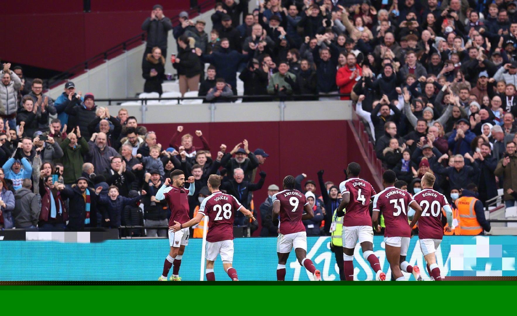 详解棒球规则中的打击干扰判定当捕手的手套在打者挥棒轨道上拦截